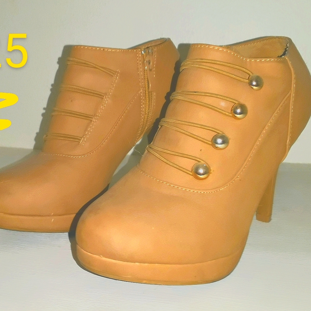 Woman shoes Size:7 Color:Tan